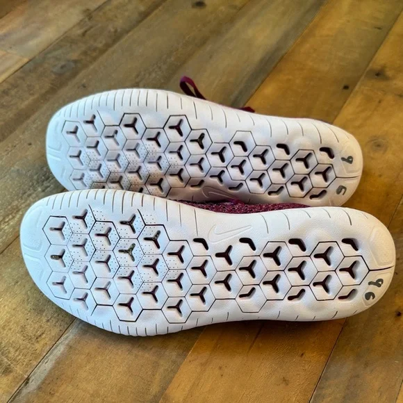 Nike Women's Berry purple and Black Sneakers free run. EUC 7.5 - Picture 6 of 8